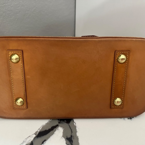 Louis Vuitton Alma - Picture 9 of 10